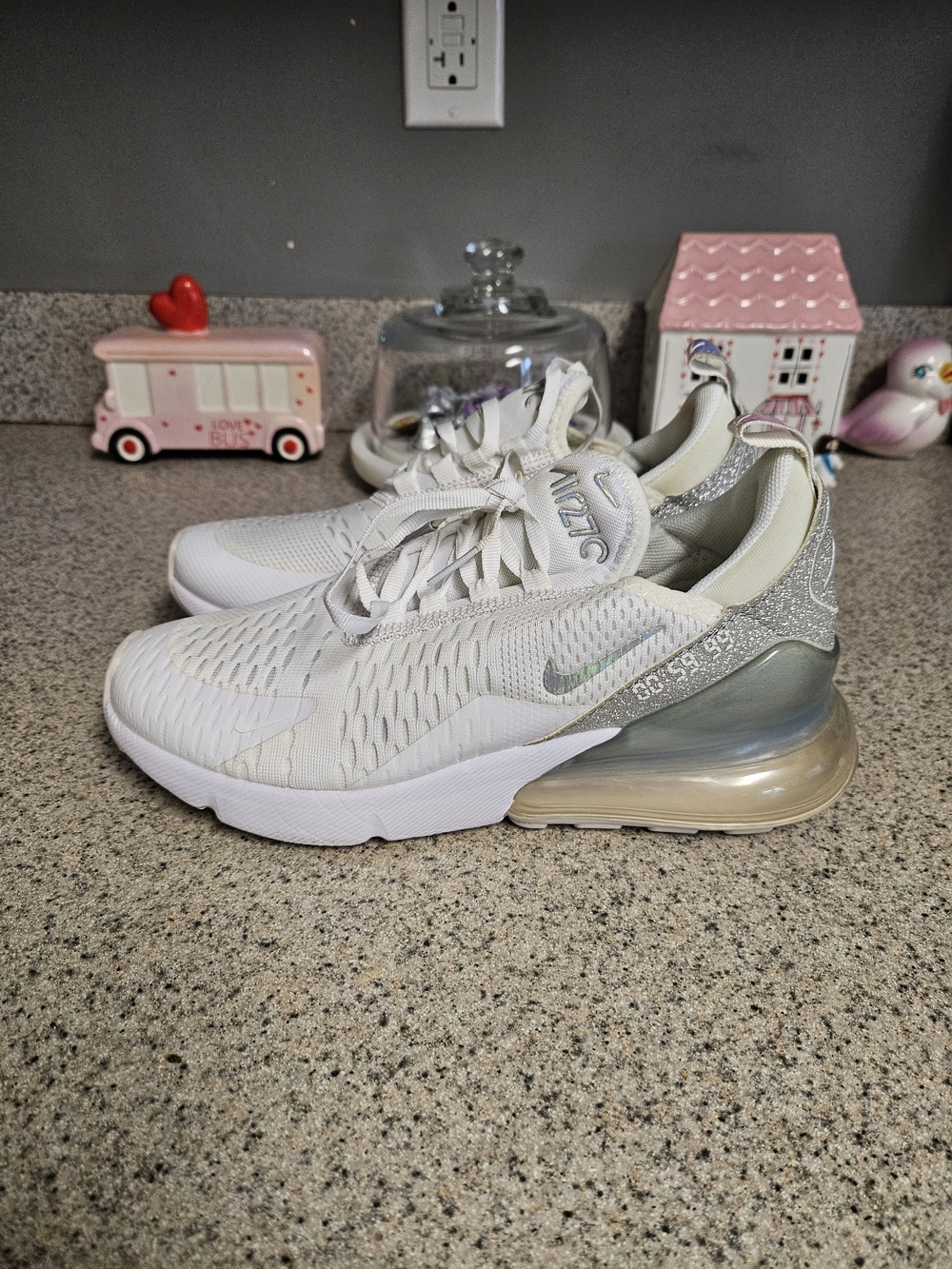 Nike Women's Air Max 270 Metallic Summit